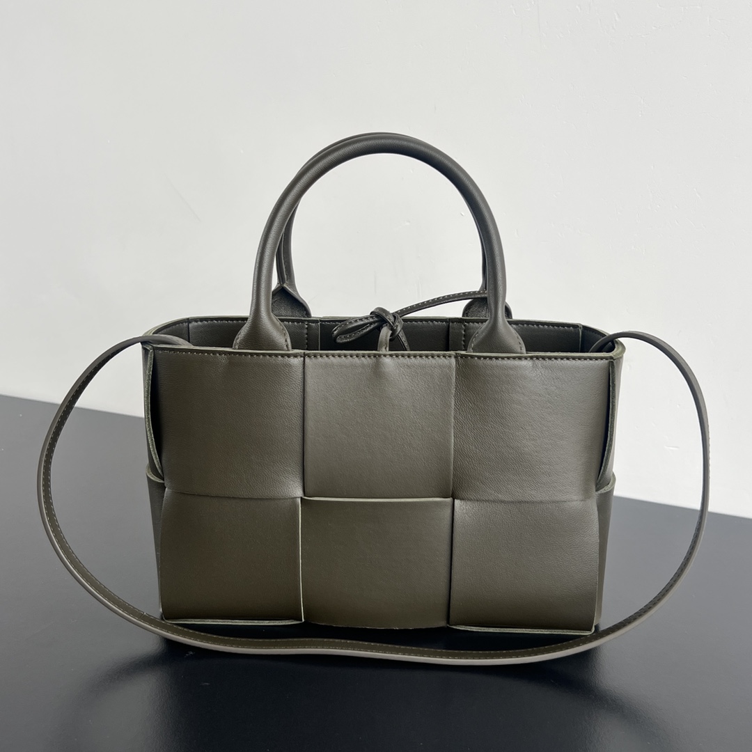 Mini Arco Intreccio Leather Tote Bag Etain